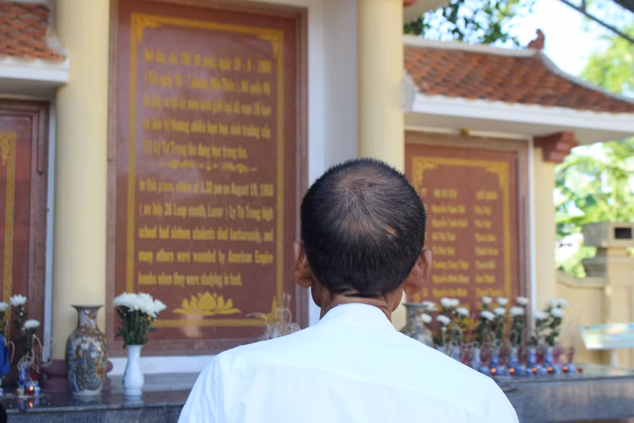 lop hoc yeu nuoc tu chung tich chien tranh (2).JPG