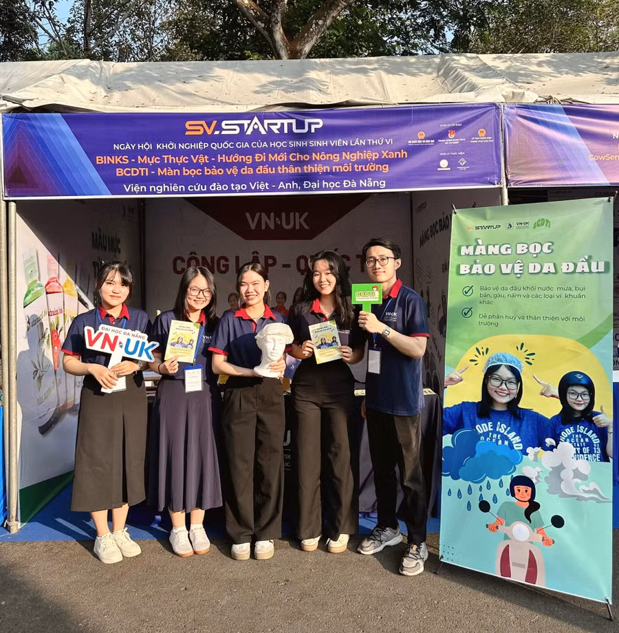 Màng bọc bảo vệ da đầu đạt giải Khuyến khích cuộc thi Sinh viên khởi nghiệp năm 2024.