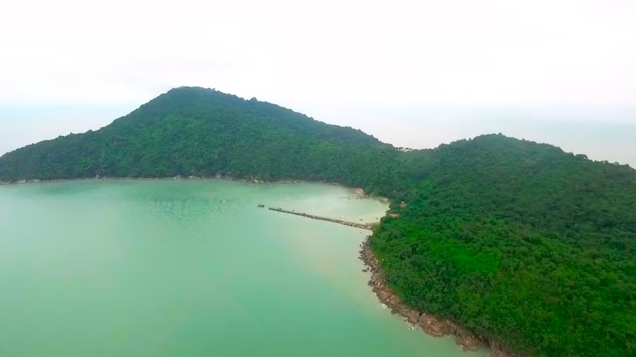 Hòn Khoai - địa điểm diễn ra cuộc khởi nghĩa Hòn Khoai do nhà giáo Phan Ngọc Hiển lãnh đạo.