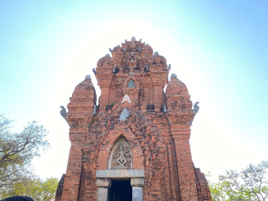 thap po kong garai bieu tuong cua vung dat ninh thuan (6).jpg