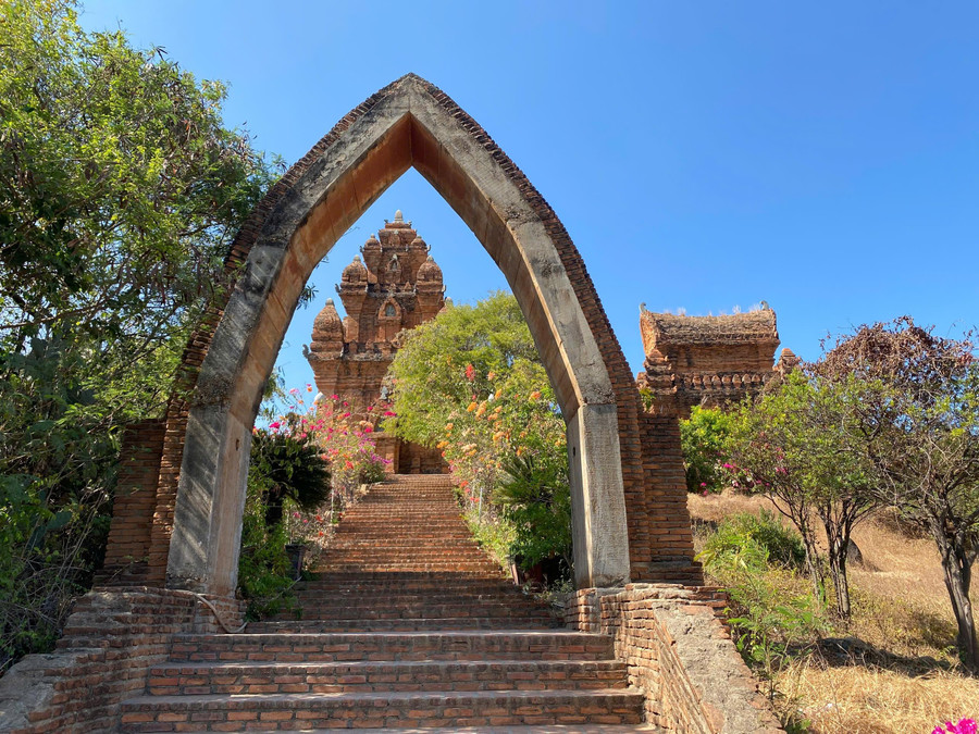 thap po kong garai bieu tuong cua vung dat ninh thuan (7).jpg