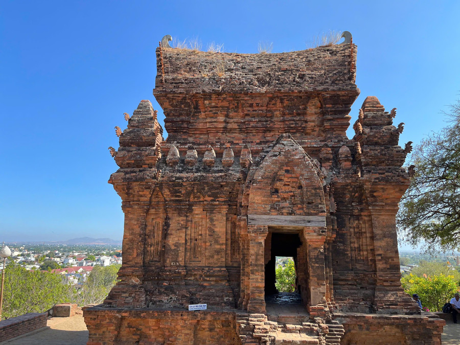 thap po kong garai bieu tuong cua vung dat ninh thuan (4).jpg