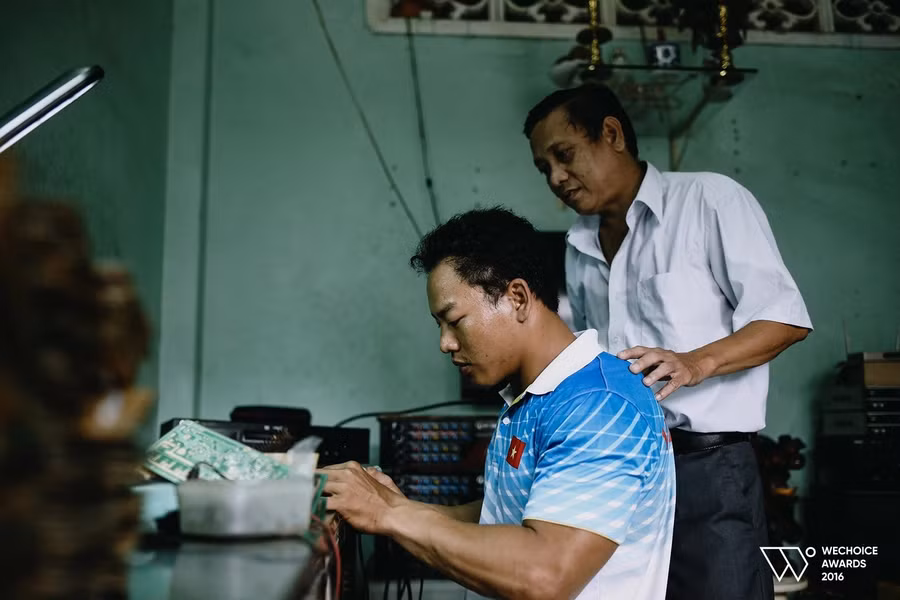 doi tay than ky 1.jpg