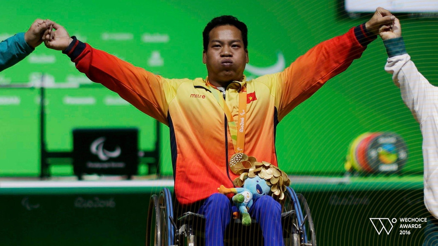 Khoảnh khắc đô cử Lê Văn Công mang về tấm Huy chương Vàng đầu tiên cho Việt Nam ở Paralympic 2016.