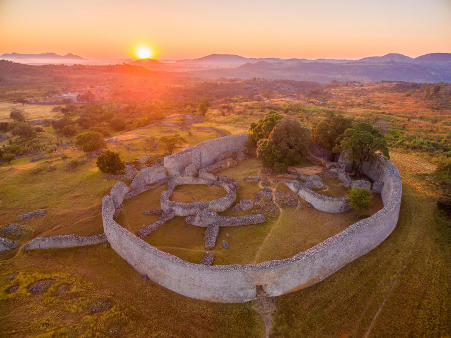 Tàn tích thành cổ Đại Zimbabwe. Ảnh: Nationalgeographic.org