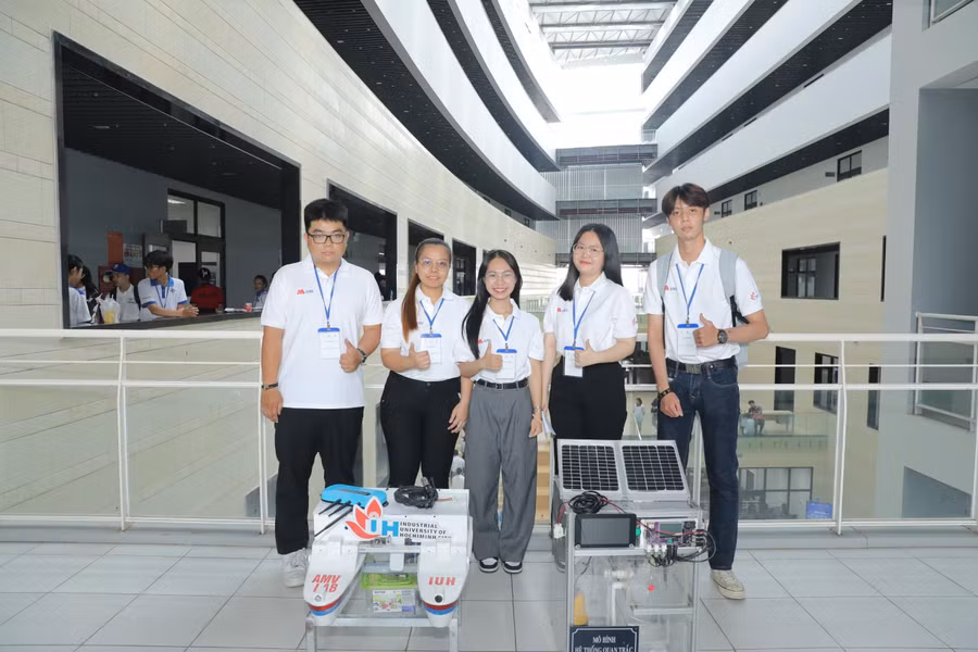 sinh vien sang tao tau tu hanh AMV (1).jpg