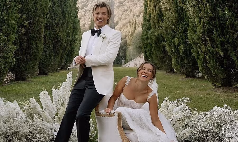 Cặp đôi Jake Bongiovi và Millie Bobby Brown.