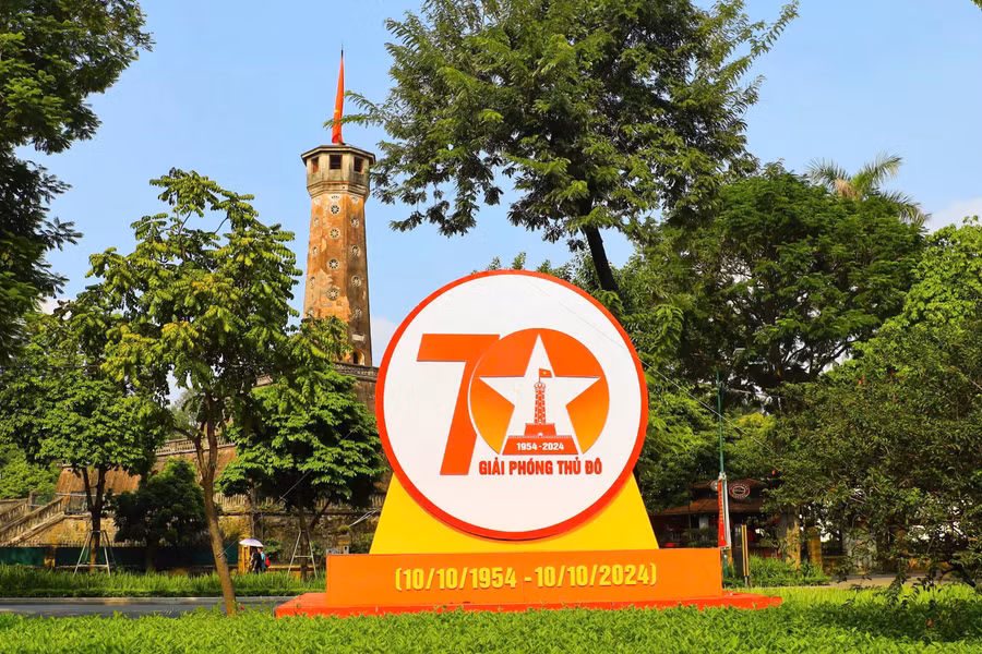 ky-niem-70-nam-ngay-giai-phong-thu-do-ha-noi-ruc-ro-sac-mau-6-5210.jpg