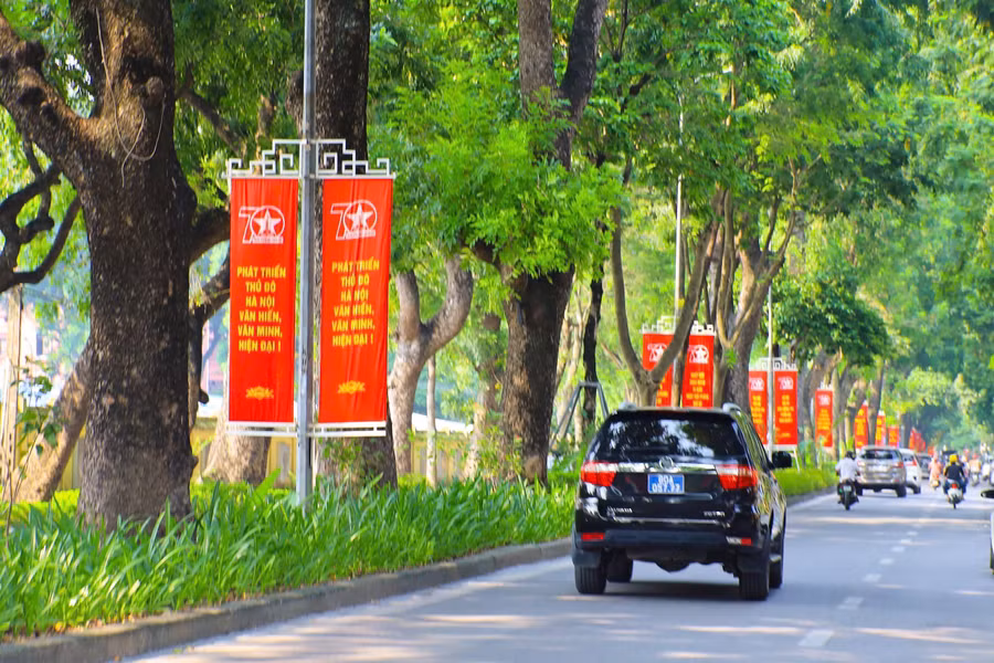ky-niem-70-nam-ngay-giai-phong-thu-do-ha-noi-ruc-ro-sac-mau-11-6278.jpg