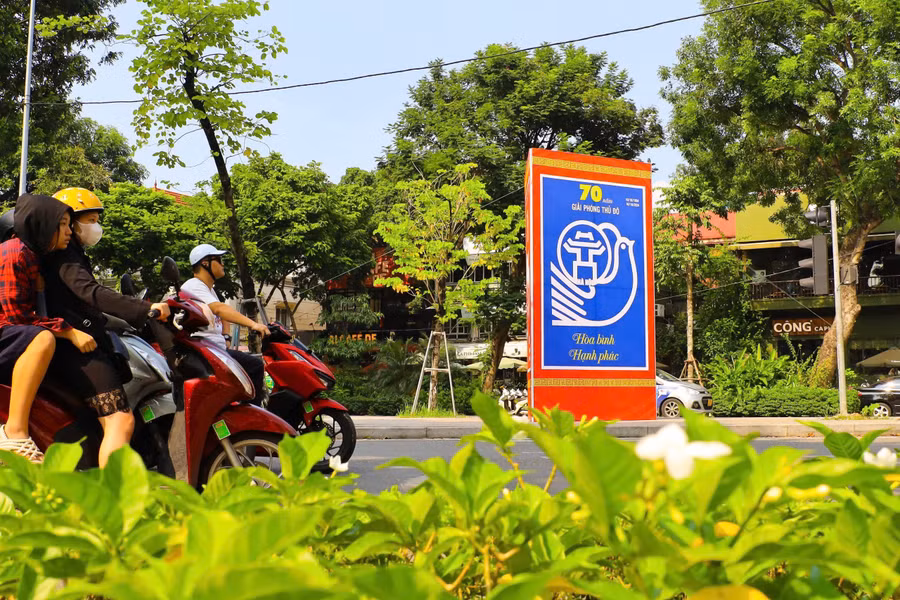ky-niem-70-nam-ngay-giai-phong-thu-do-ha-noi-ruc-ro-sac-mau-5-1114.jpg
