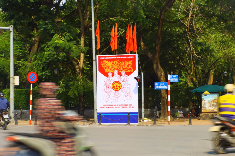 ky-niem-70-nam-ngay-giai-phong-thu-do-ha-noi-ruc-ro-sac-mau-2-8490.jpg