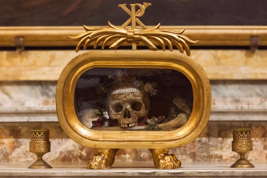 Bi an thanh tich Valentine 1.jpg