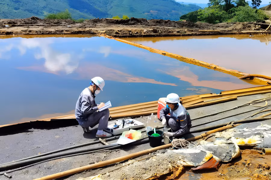 Nghe An xac dinh thu pham gay ca chet hang loat (2).jpg