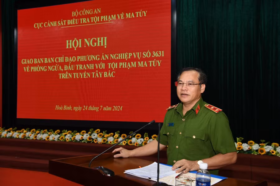 Thứ trưởng Bộ Công an - Trung tướng Nguyễn Văn Long phát biểu tại hội nghị.