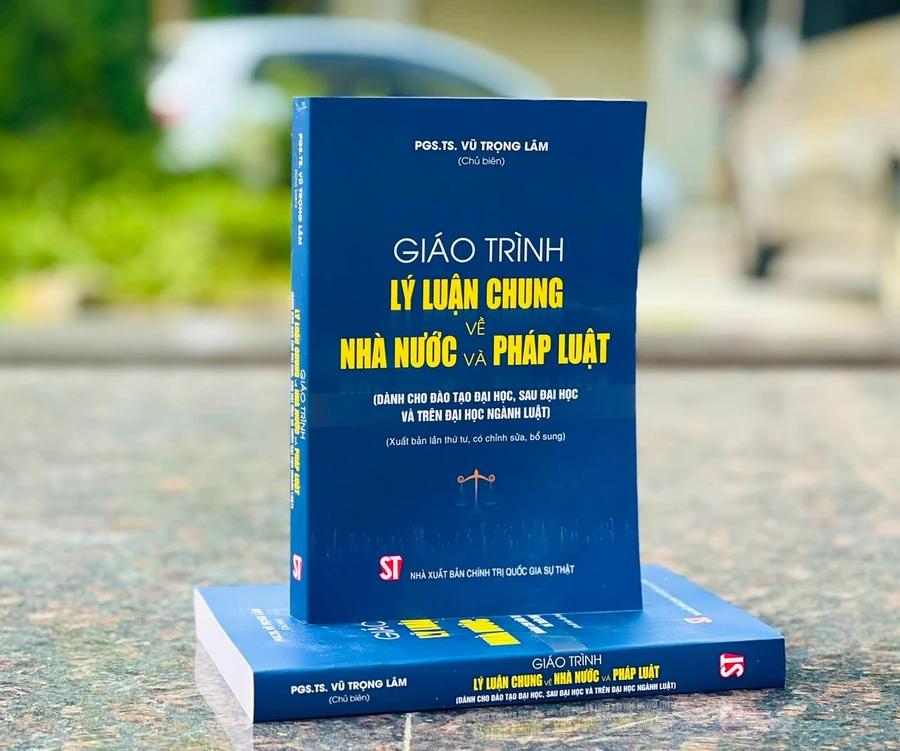 Giáo trình do PGS.TS Vũ Trọng Lâm - Giám đốc, Tổng biên tập NXB Chính trị quốc gia Sự thật làm chủ biên.