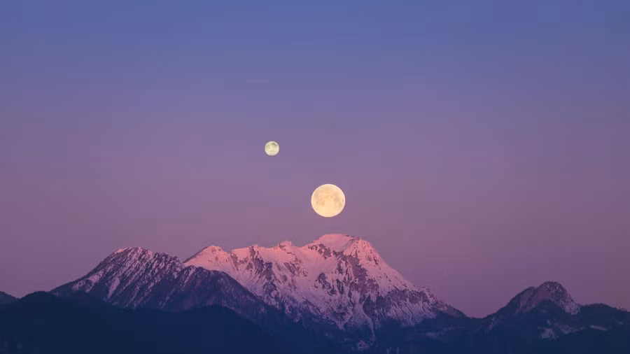 Hình ảnh 2 mặt trăng nếu nhìn từ Trái đất.