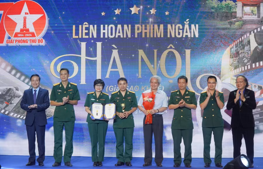 Điện ảnh Quân đội nhân dân được trao giải Nhất với tác phẩm phim tài liệu 'Hóa giải'.