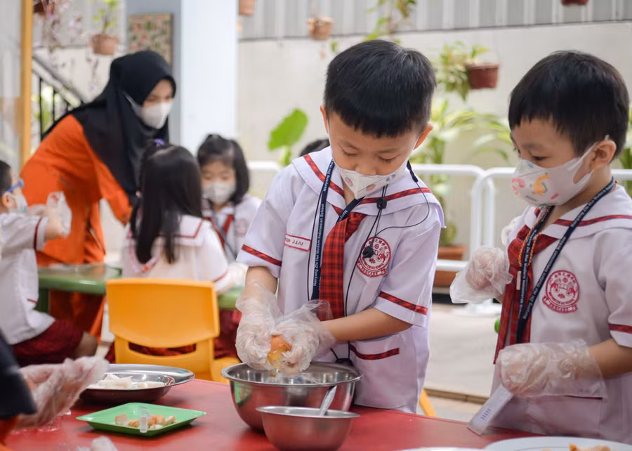 Phần lớn trường mầm non ở Indonesia là trường tư có chi phí đắt đỏ.