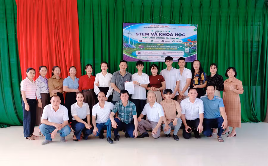 anh-tap-the-nhom-du-an-tham-gia-tai-chuong-trinh-cung-thay-co.jpg