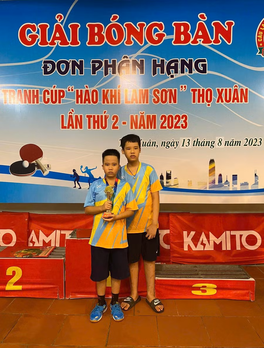 12204af6-195b-487d-b2d7-1a50db877a00.jpg