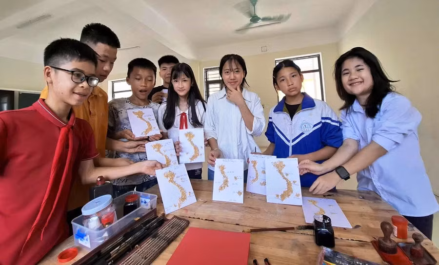 hoc-sinh-lam-tranh-tu-trau.jpg