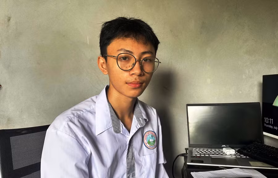 Em Nguyễn Đình Trung, học sinh Trường THPT Triệu Sơn 2 (Thanh Hóa).