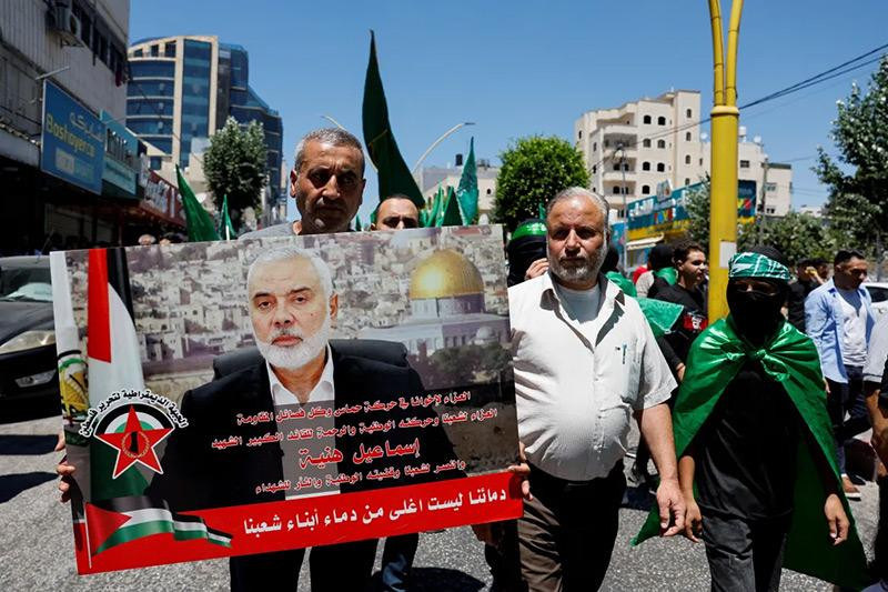 tuan-hanh-phan-doi-vu-am-sat-thu-linh-hamas-haniyeh-06.jpg