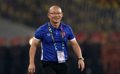Thầy Park làm HLV cho team Park Hang Seo trong trận đấu từ thiện tại sân Gò Đậu.