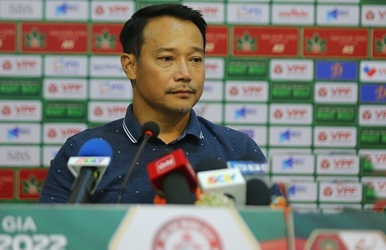 HLV Vũ Hồng Việt hài lòng với trận hòa trước Công an Hà Nội ở vòng 16 V-League.