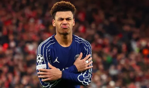 Desire Doue sáng cửa gia nhập CLB Man United.