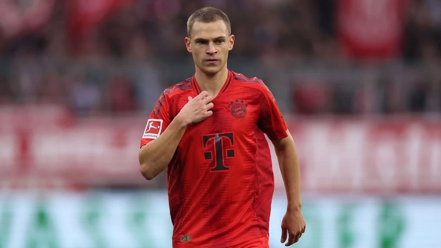 Kimmich lọt tầm ngắm của PSG và Barca.