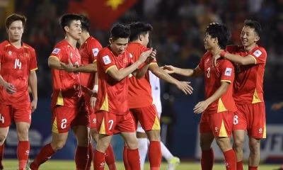 Đội tuyển Việt Nam nhận thưởng lớn sau trận thắng Lào.