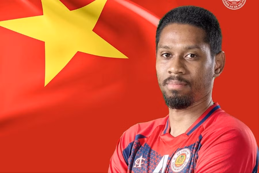 Cao Pendant Quang Vinh quyết thắng Malaysia ở trận lượt về.