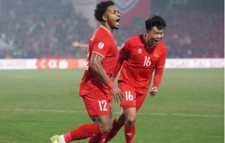 Xuân Son lập cú đúp bàn thắng vào lưới Thái Lan ở chung kết ASEAN Cup.