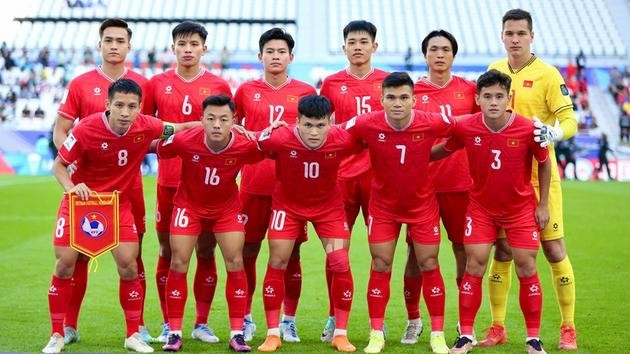 Về phía bóng đá Việt Nam, VFF đặt mục tiêu đoạt vé dự World Cup 2030 nên đang tiến hành nhập tịch cho loạt cầu thủ chất lượng ở V-League và dồn sức đầu tư trọng điểm cho lứa U22 hiện tại. 17d53a82-5664-4170-9fc9-df8e65d55f07-934.jpg