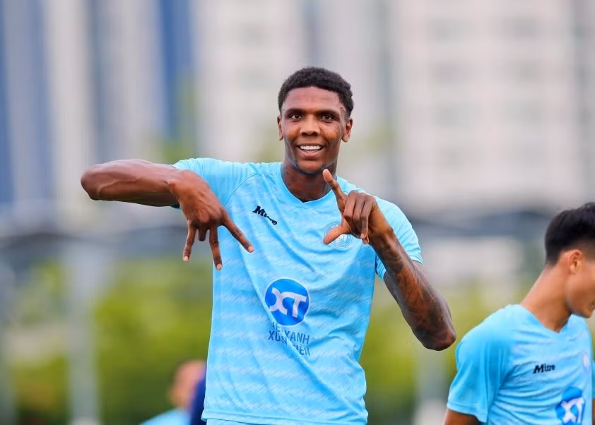 Tiền đạo Kyle Hudlin liên tục ghi bàn trong màu áo CLB Nam Định.