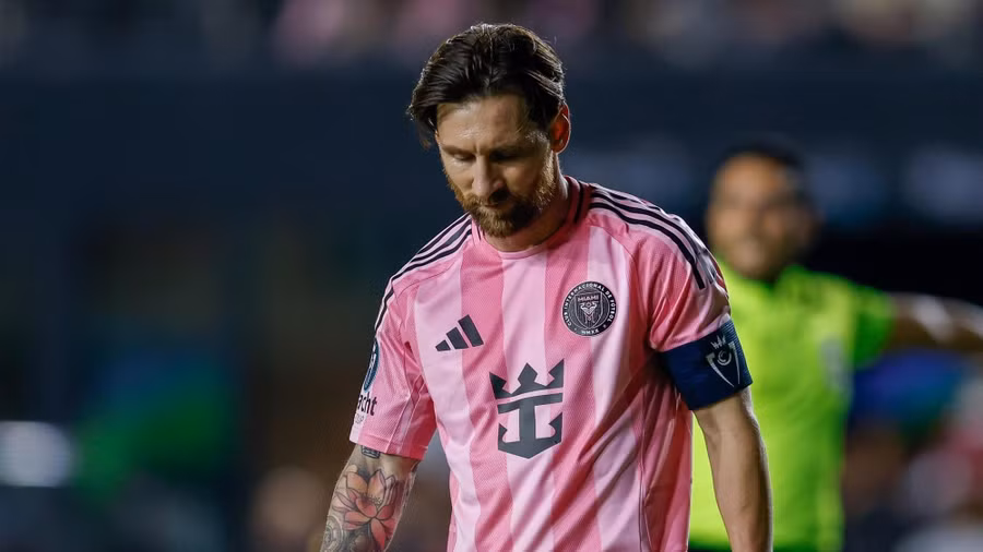Messi bị treo giò vì không tham gia trận giao hữu với đội Toàn Sao giải vô địch Mexico.