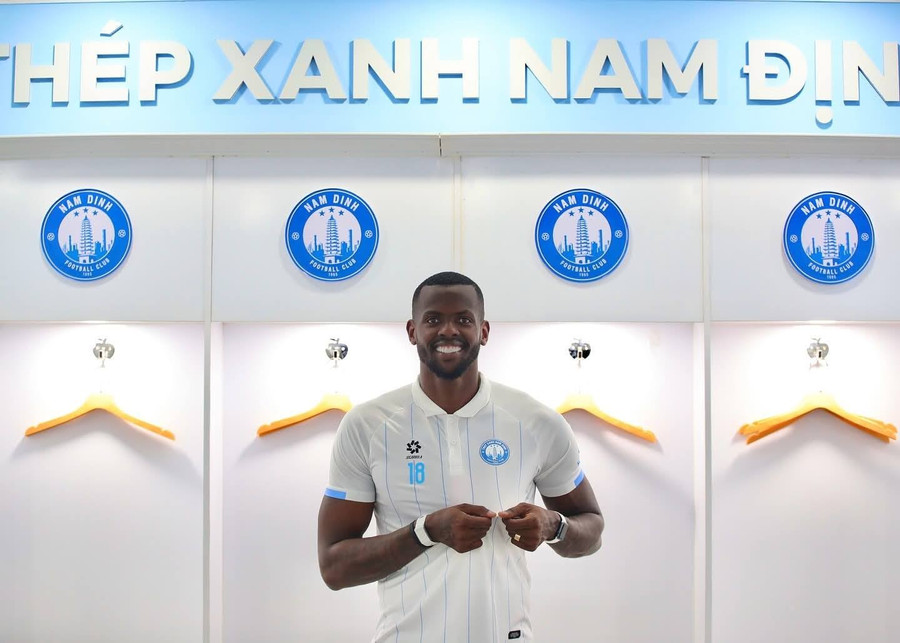 Thủ môn Caique gia nhập Thép Xanh Nam Định.