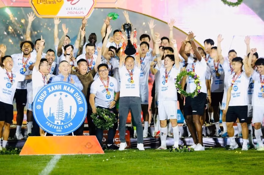 CLB Thép Xanh Nam Định xuất sắc nhất V-League 2024/25.