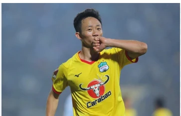 Châu Ngọc Quang vắng mặt ở vòng 22 V-League vì án treo giò.