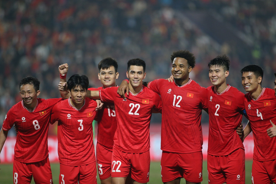 Tuyển đá vòng loại Asian Cup trên sân Gò Đậu Bình Dương.