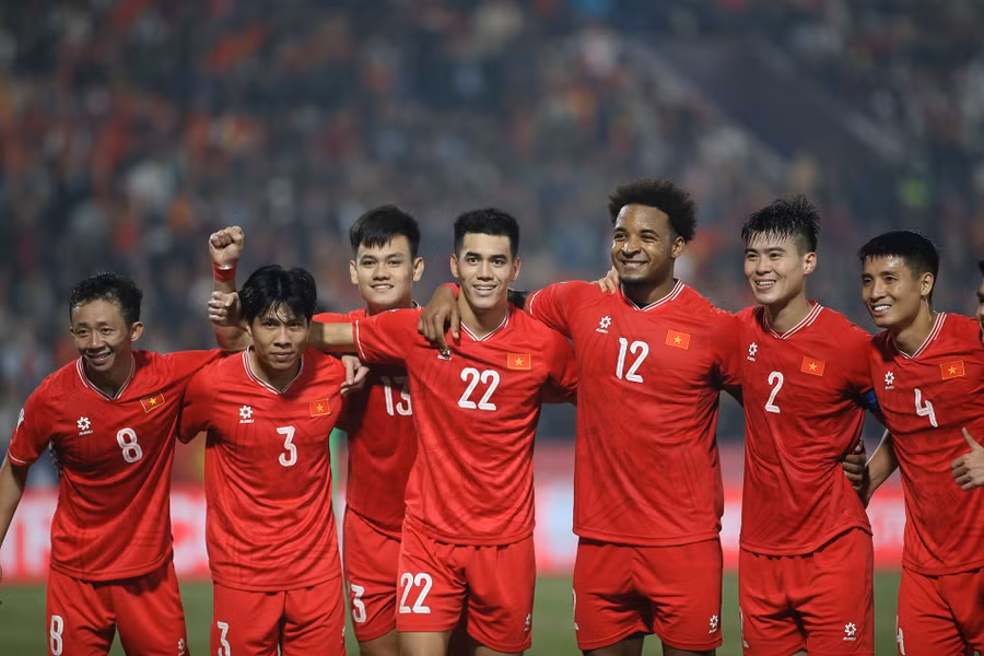 Tuyển đá vòng loại Asian Cup trên sân Gò Đậu Bình Dương.