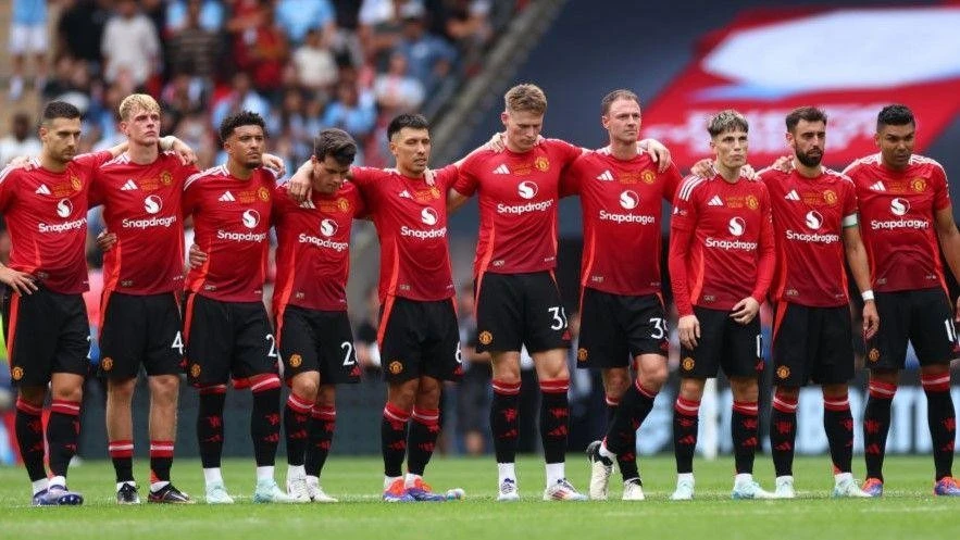 Man United cũng đang cân nhắc khả năng mang về một loạt ngôi sao.