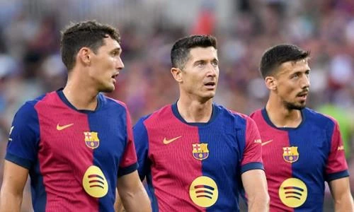 Barca làm khách Valencia vào lúc 2h30 ngày 18/8.