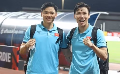 Quế Ngọc Hải cùng loạt cầu thủ tham gia khóa học HLV bóng đá.