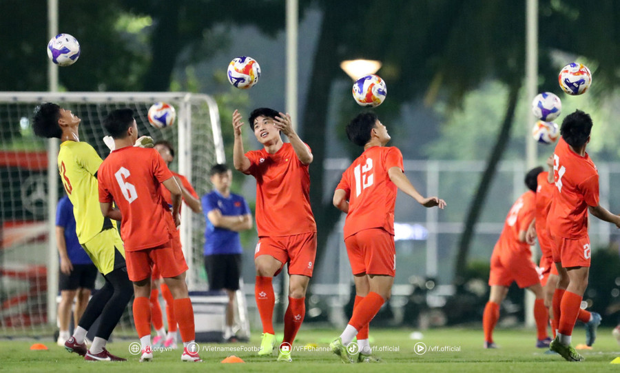 U23 Việt Nam tích cực rèn quân cho trận đại chiến với U23 Philippines.
