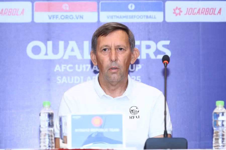 HLV Kyrgyzstan hài lòng với trận hòa U17 Việt Nam.
