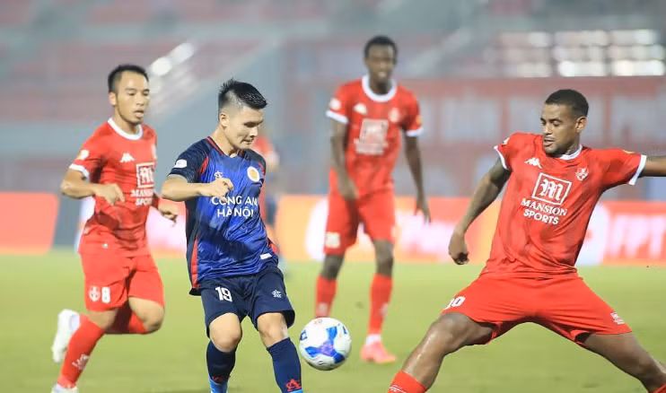 Công an Hà Nội vào bán kết Cúp quốc gia sau trận thắng Hải Phòng trên sân Lạch Tray.