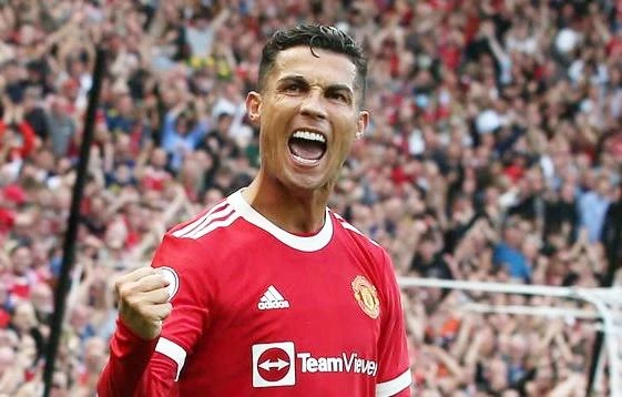 Ronaldo đứng số 1 tại Premier League về bán áo đấu.