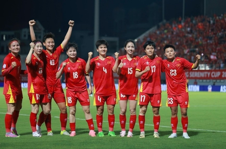 Tuyển nữ Việt Nam vào bán kết AFF Cup với ngôi nhất bảng A.